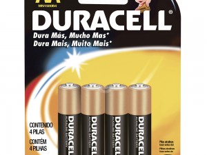 Pila alcalina marca Duracell® AA con 4 piezas Surtek